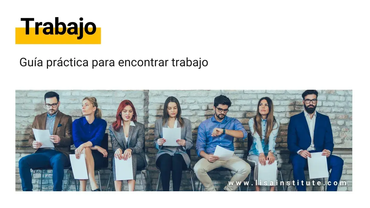 Personas esperando en fila para una entrevista de trabajo. Una guía práctica para la **orientación laboral** y encontrar empleo.