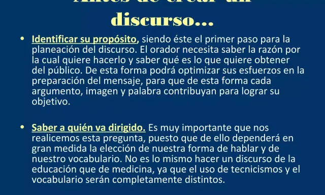 Pasos clave para saber como hacer un discurso: identificar propósito y audiencia.