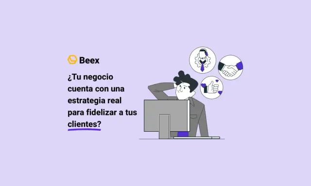 Un hombre reflexiona frente a su computadora, pensando en la **client communication** y cómo fidelizar clientes.